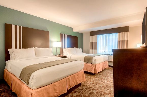 Holiday Inn Express & Suites Carlsbad Beach