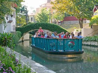 San Antonio Trolley and Go Rio Riverwalk Cruise Combo