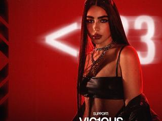 DANA VICCI & VIC1OUS