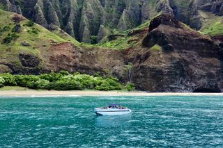 Kauai: Na Pali Coast Power Catamaran