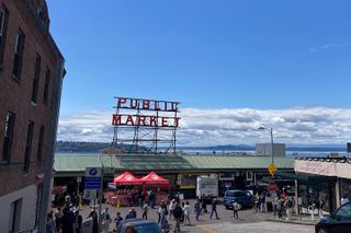 Food Tasting & Arts Tour of Pike Place Market