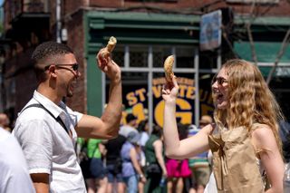 Montreal Mile End Food Tour: Bagels, Smoked Meat & Poutine