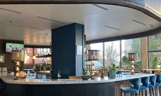 White Oak Kitchen & Cocktails