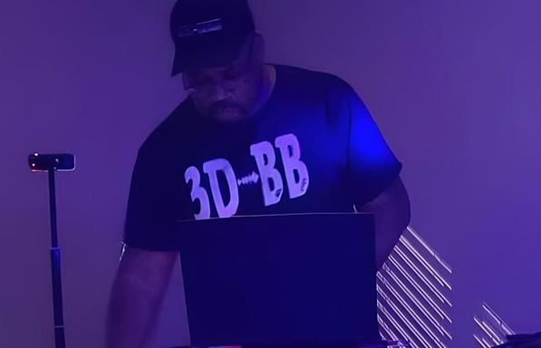 TEMPO: HOSTED BY DJ J3  // TODAY AND YESTERDAY'S HIP-HOP + R&B