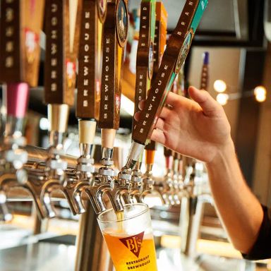 BJ's Restaurant & Brewhouse - Taylor