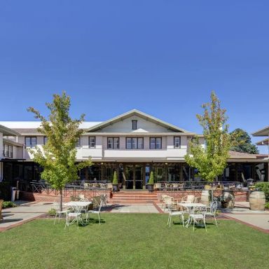 Chifley's Bar & Grill