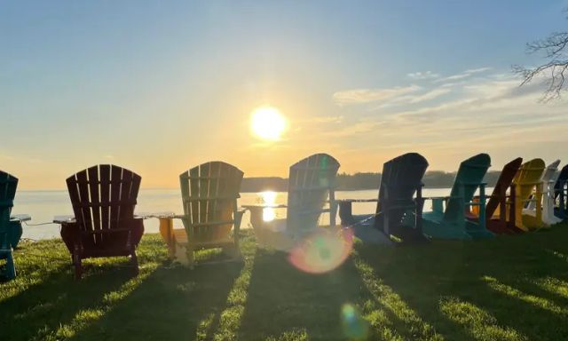 The Waterfront Restaurant & Lounge