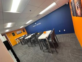 Modern Network Lounge for Corporate Events, Meetings & Content Shoots - Doral