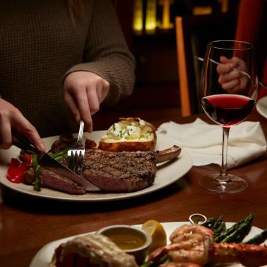 The Keg Steakhouse + Bar - Square One