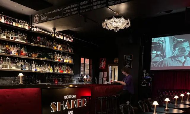 Boston Shaker Bar