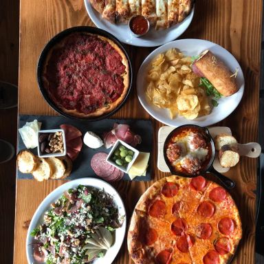 Johnny Mo's Pizzeria