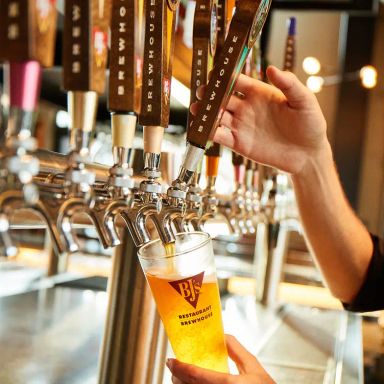 BJ's Restaurant & Brewhouse - Oxmoor Center Mall