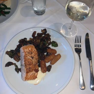 Porters Dining + Bar