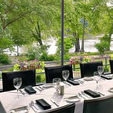 Ray's on the River