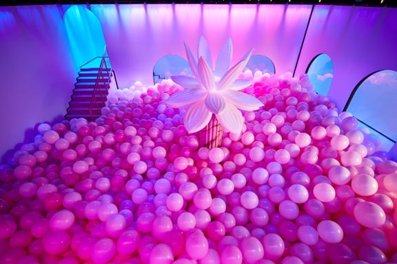 Bubble Planet: An Immersive Experience
