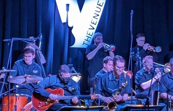 Pete Ellman Big Band: The 12 Grooves of Christmas