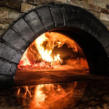 900 Degrees Pizzeria Bistro