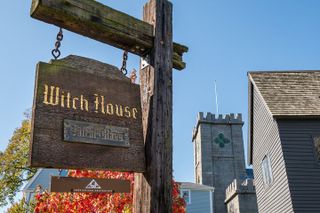The Ghosts of Salem Walking Tour