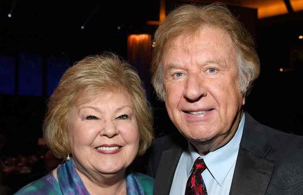 Bill & Gloria Gaither and Friends Homecoming