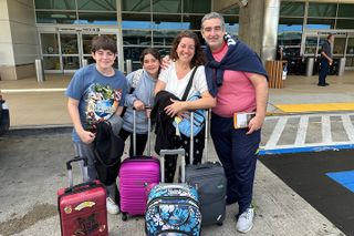Orlando: Private Black SUV Transfer to Disney & Universal