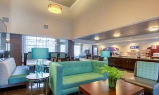 Holiday Inn Express & Suites Carlsbad Beach