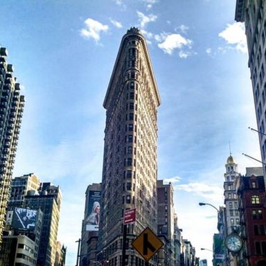 Time Travel Outdoor Escape Game: New York Flatiron District