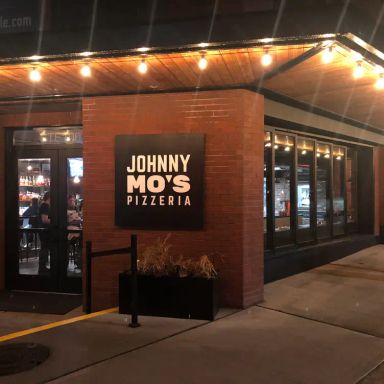 Johnny Mo's Pizzeria