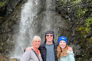 Juneau Senior Hike and City Tour