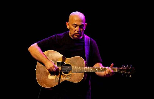 Hamell On Trial Holiday Extravaganza