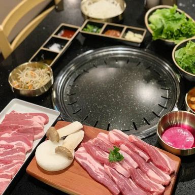 백정 에드먼튼 Baekjeong Korean BBQ House in Edmonton