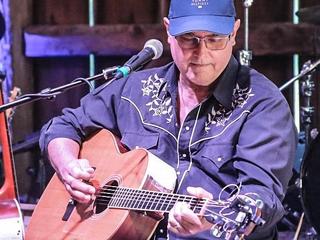 Tunes@Noon: Pete Denomme