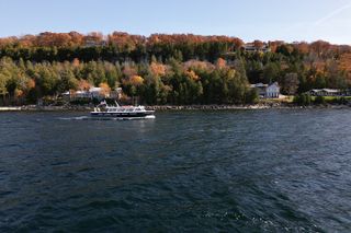 Strawberry Islands Scenic Boat Tour and Historic Cottage Row