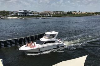 Yacht Charter Palm Beach Captain and Stewardess Private