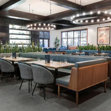 Earls Kitchen + Bar - Port Coquitlam