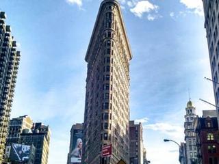 Time Travel Outdoor Escape Game: New York Flatiron District