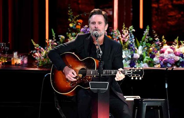 Charles Esten