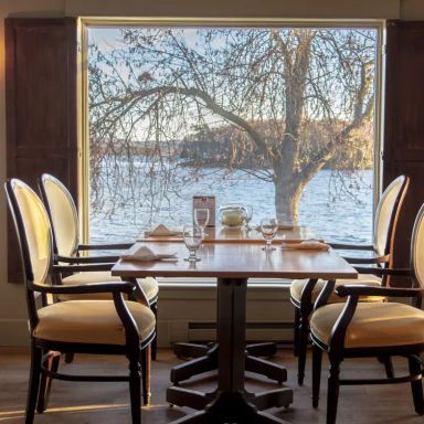 Hearthside Dining - Elmhirst's Resort