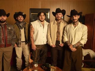 Grupo Frontera - Triste Pero Bien C*bron Tour