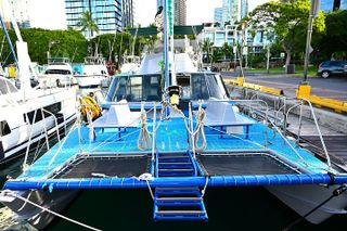 Oahu Catamaran Waikiki Sunset on 40 Foot Catamaran: Food and BYOB