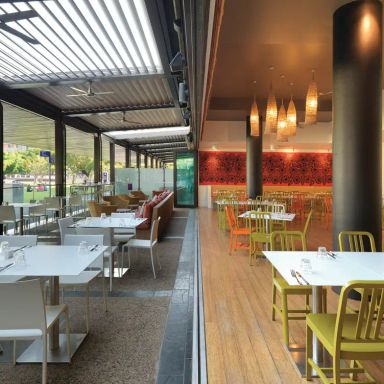 Curve Cafe and Bar