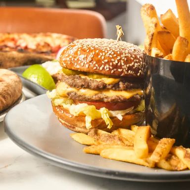 Ten Hands Social Bar & Eatery