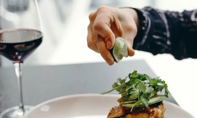 Moxies - Vaughan Colossus