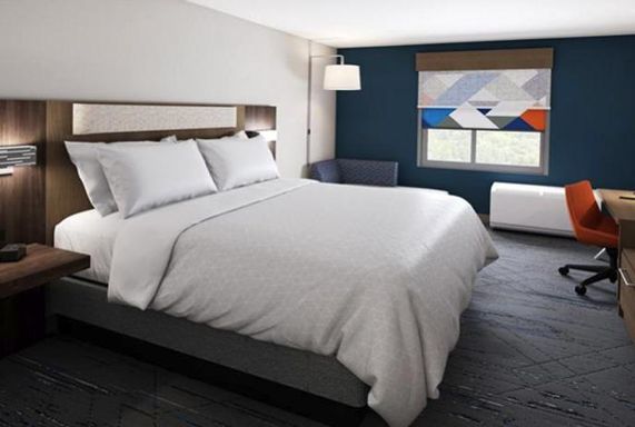 Holiday Inn Express Strathroy