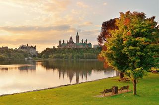 Ottawa Scavenger Hunt & Highlights Self-Guided Walking Tour