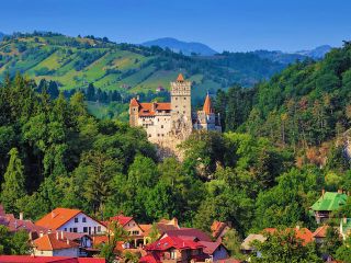 Bucharest to Dracula Castle, Peles Castle and Brasov Guided Tour