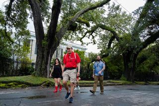 New Orleans Walking Tour: Garden District Stories