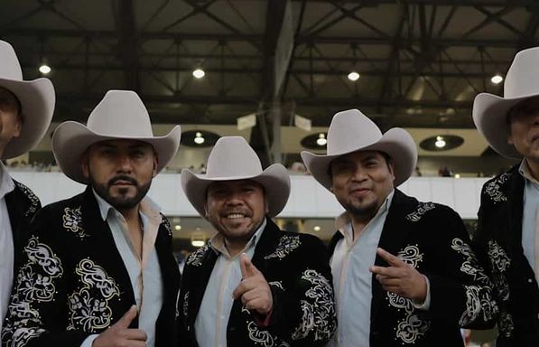 LOS CADETES DE LINARES DE LUPE TIJERINA