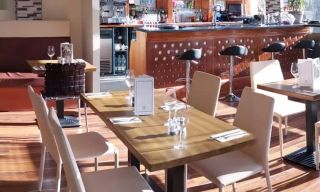 Essenza Bar & Restaurant
