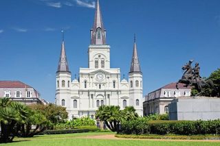 Oak Alley Plantation and New Orleans City Tour