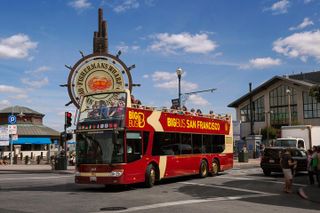 SF: Hop-on Hop-off Sightseeing Tour with Optional Sunset Tour